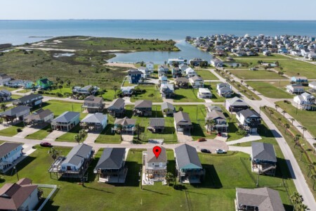 vacation rental walk to beach Galveston, TX